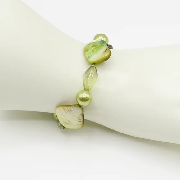 Vintage mother of pearl and bead bracelet - Picture 2 of 5